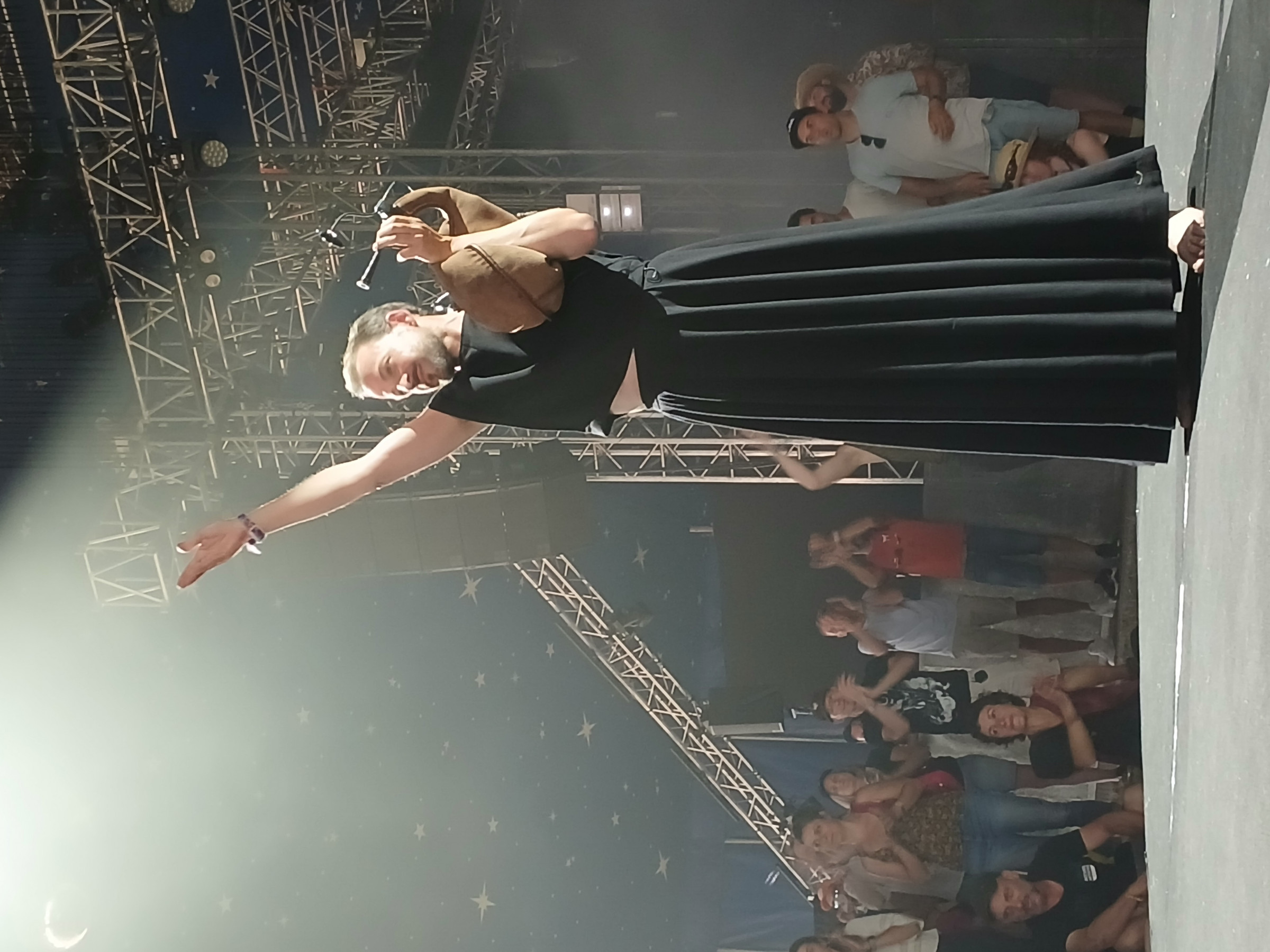 Tangui Le Cras, dit Craze, sur la scène Gwernig aux Vieilles Charrues 2025